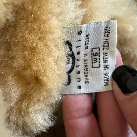 Ugg tan boots - Picture 4 of 5